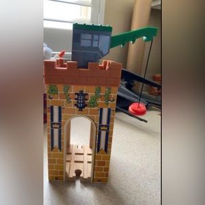 2015 Thomas & Friends wooden Mccoll’s Farm Chicken Coop